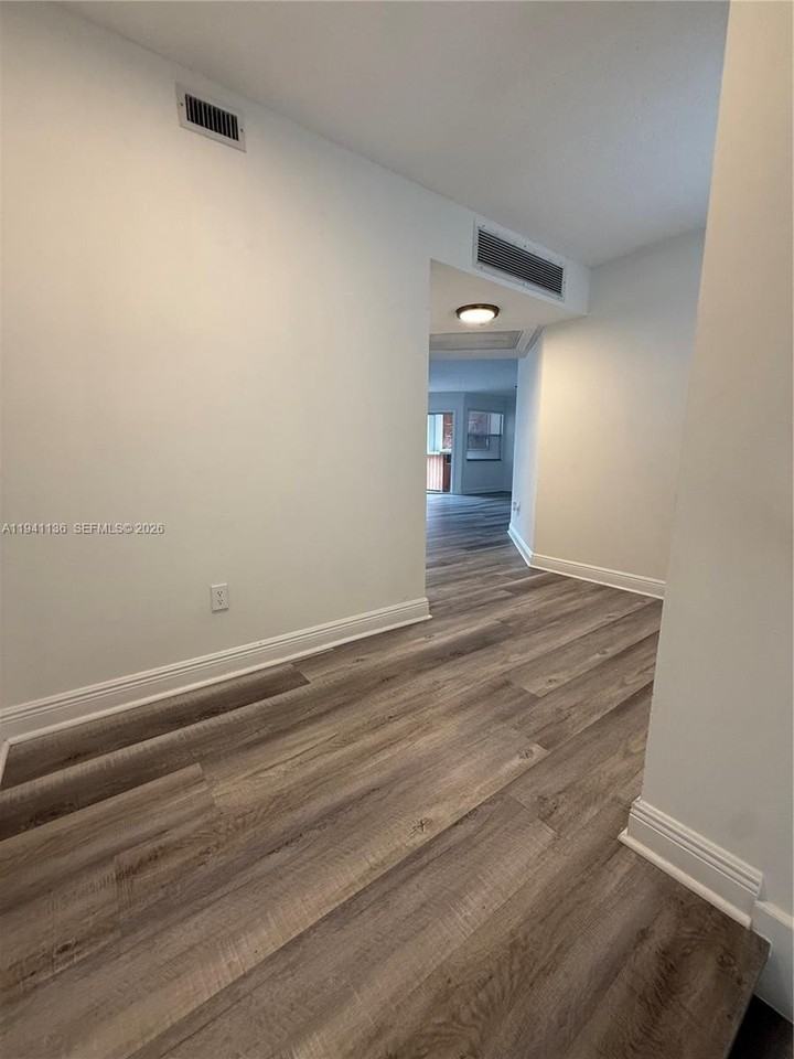 2634 Se 21st Ct #203C - Photo 5 of 42