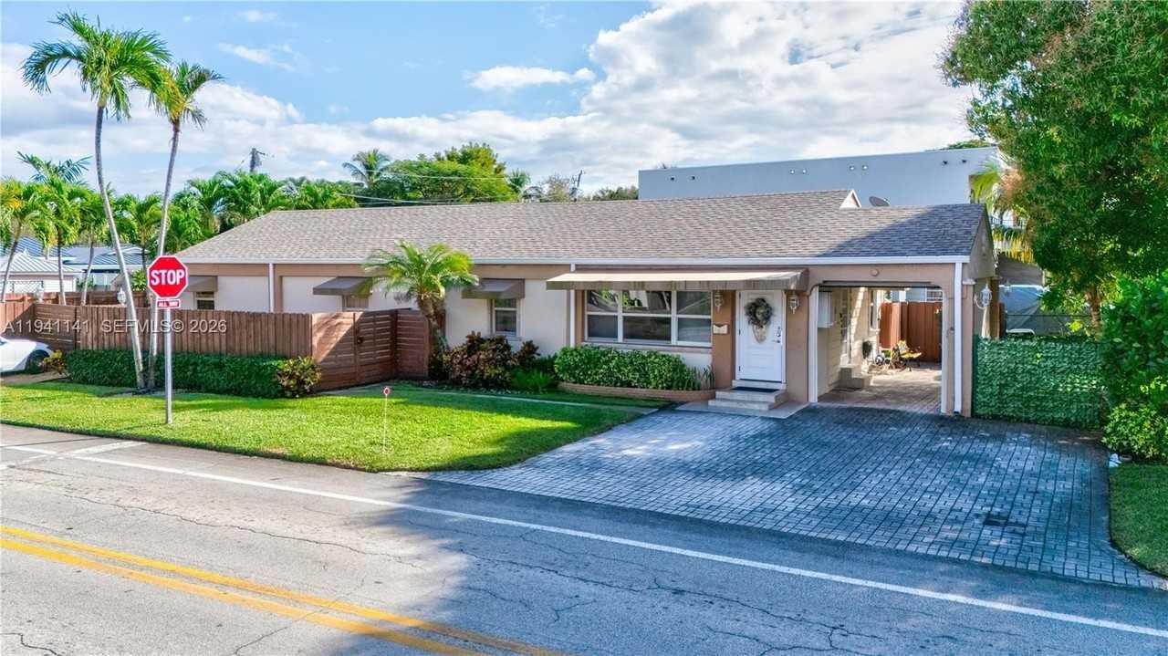 800 Ne 6th St #1 - Photo 4 of 21