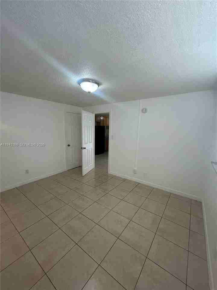 1126 Sw 15th Ter #1 - Photo 3 of 8