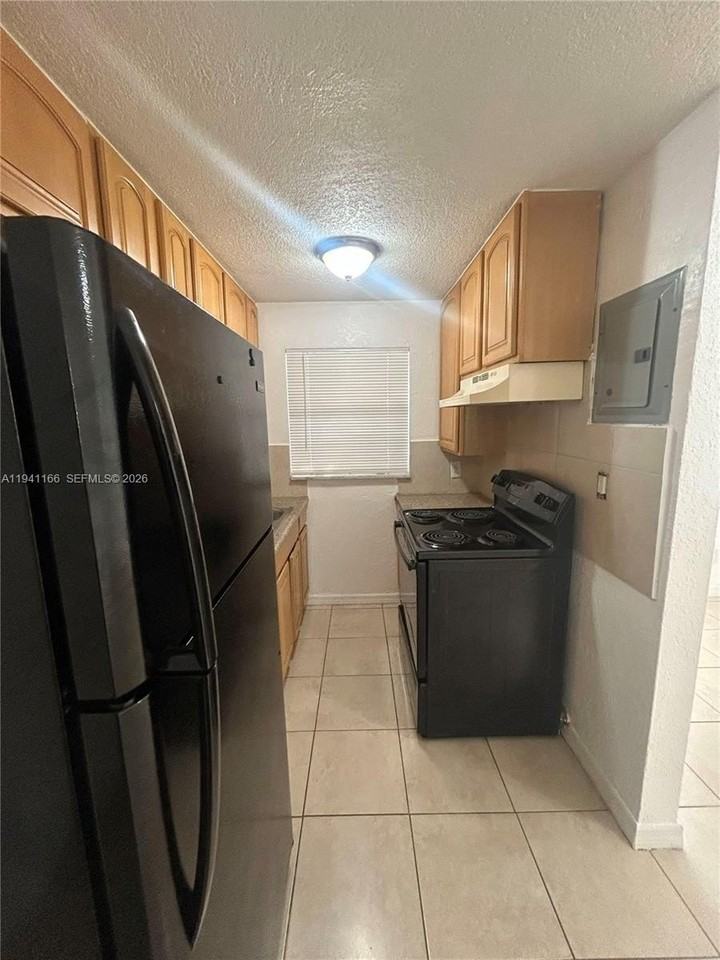 1126 Sw 15th Ter #1 - Photo 4 of 8