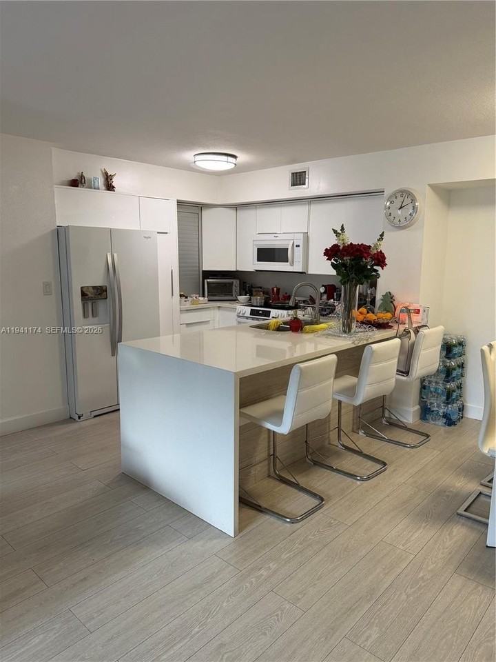 4540 Nw 107th Ave #205-11 - Photo 4 of 30