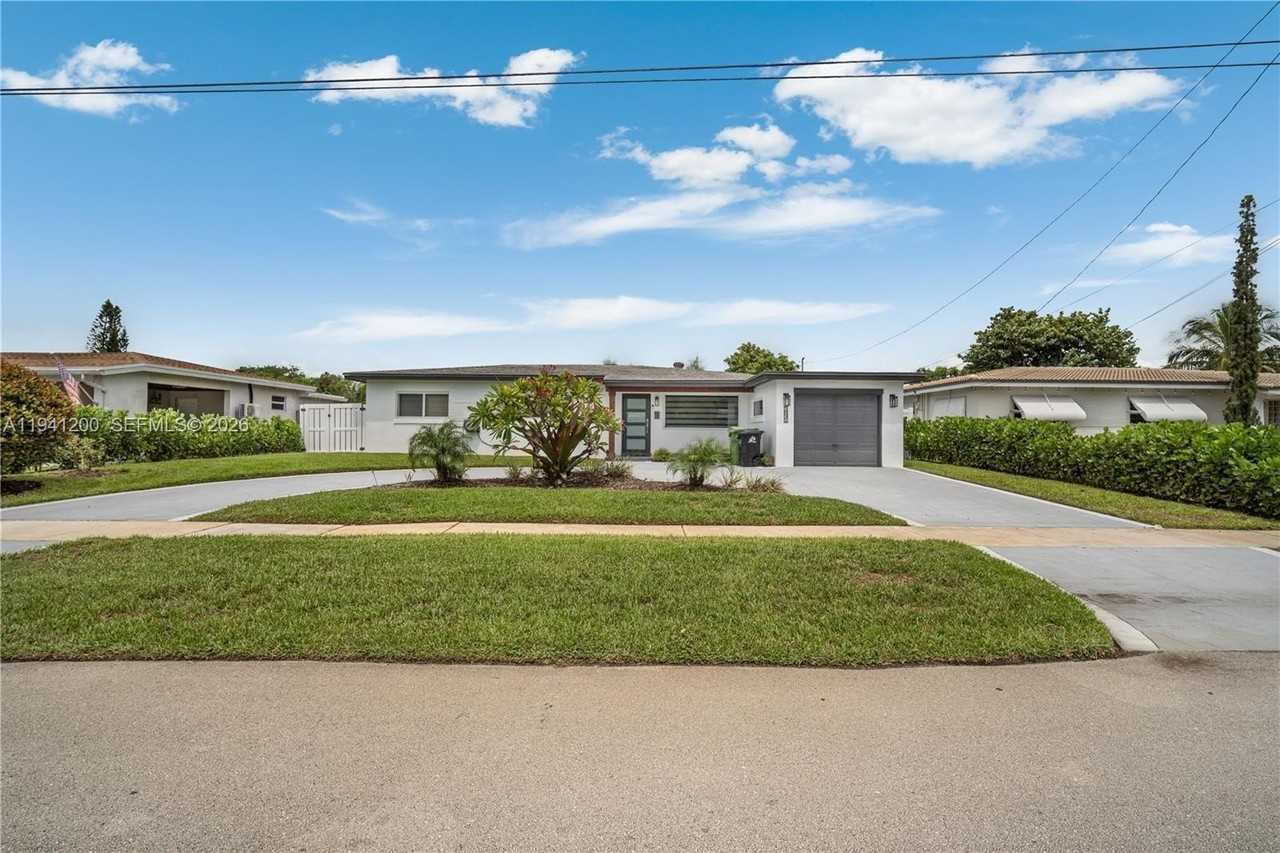 1931 Sw 22nd Ave #0 - Photo 2 of 50