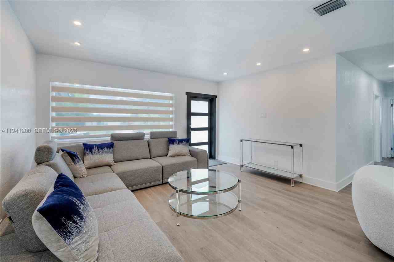 1931 Sw 22nd Ave #0 - Photo 5 of 50