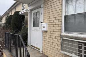 featured image of 400 Cranbury Rd #5