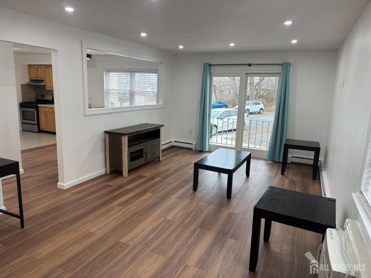 400 Cranbury Rd #5 - Photo 2 of 10