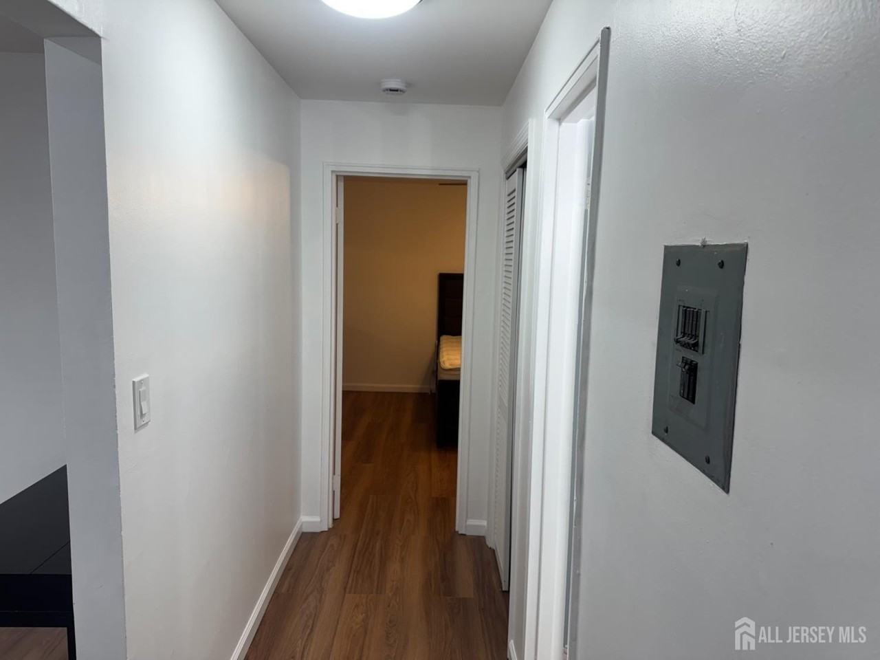 400 Cranbury Rd #5 - Photo 7 of 10