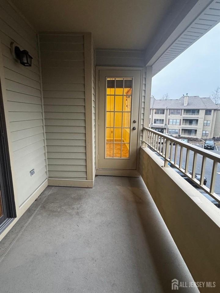 1109 Stoneridge Cir - Photo 6 of 27