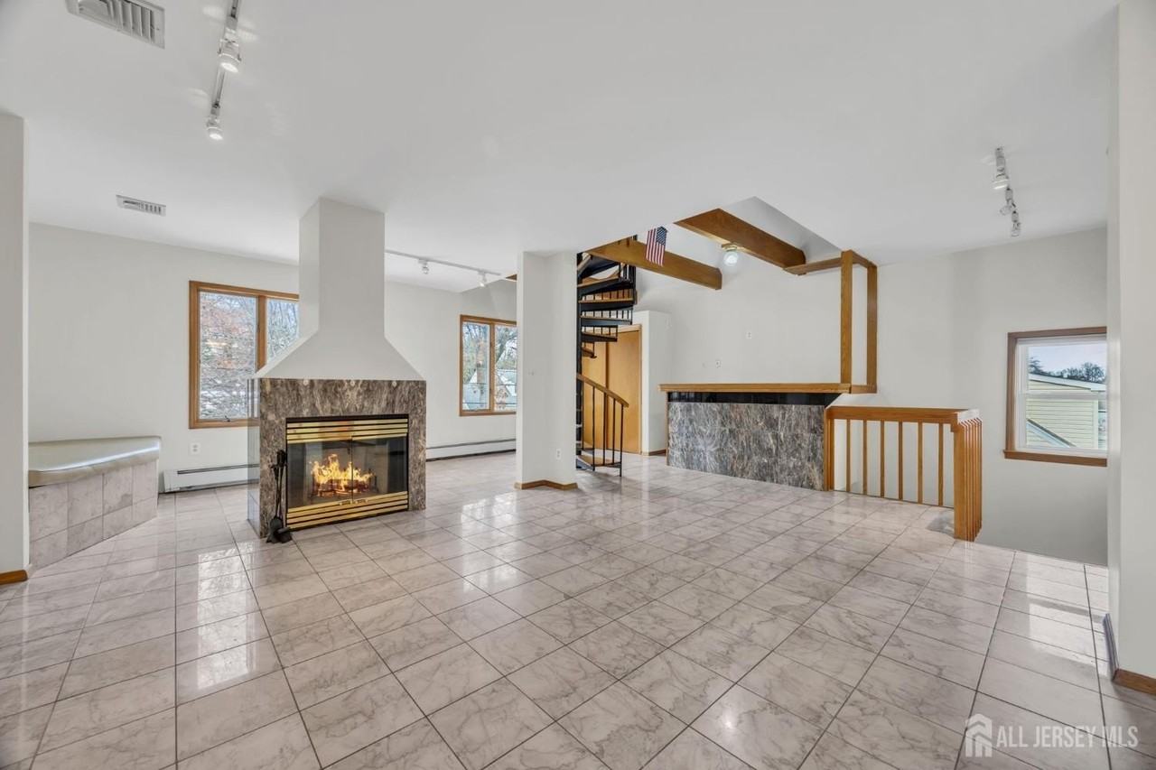 128 E Colfax Ave - Photo 3 of 21