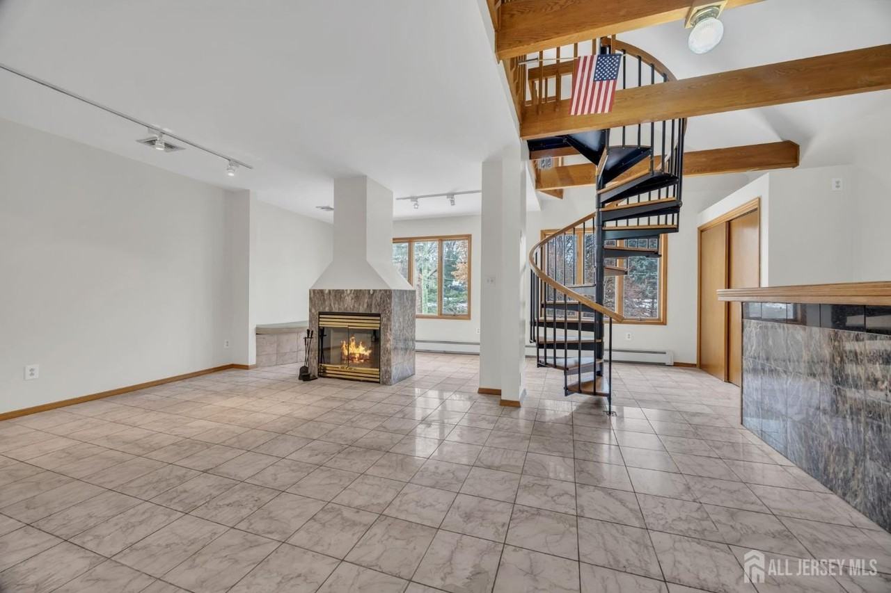 128 E Colfax Ave - Photo 4 of 21