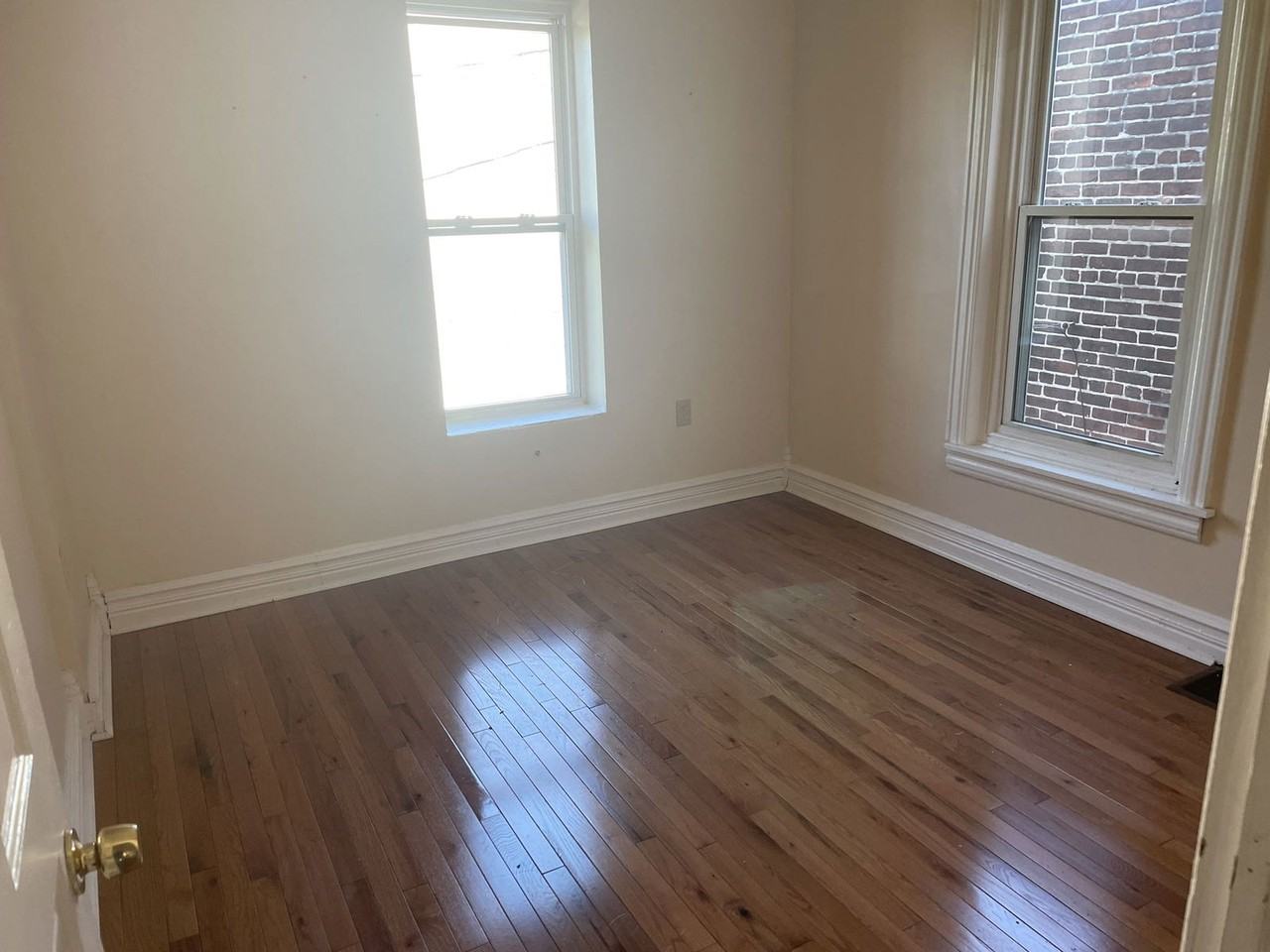 609 N 9th St - Photo 6 of 8