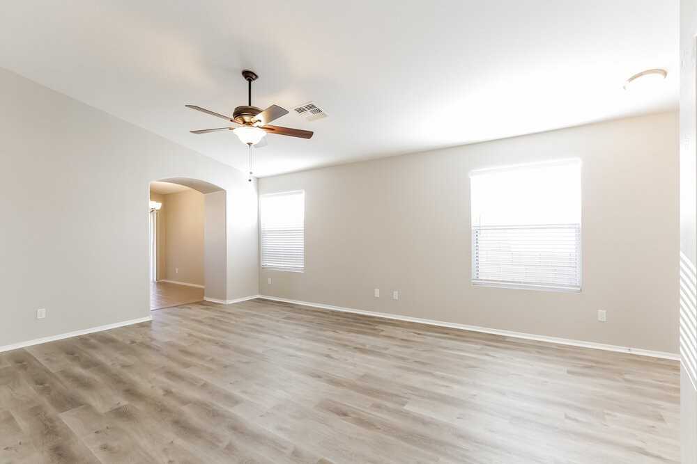 23024 W Mohave St - Photo 4 of 16