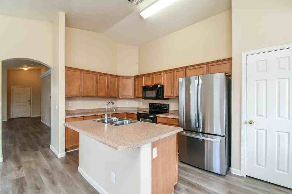 5509 S 34th Ave - Photo 7 of 16