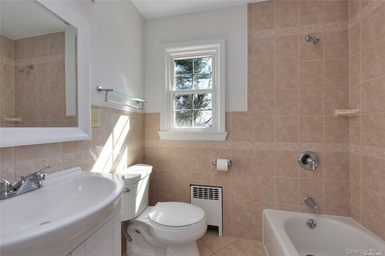 6 Dunes Ln 2nd Fl #2ndFL - Photo 4 of 11