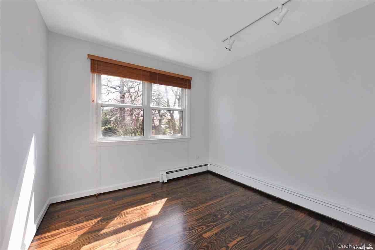 6 Dunes Ln 2nd Fl #2ndFL - Photo 7 of 11