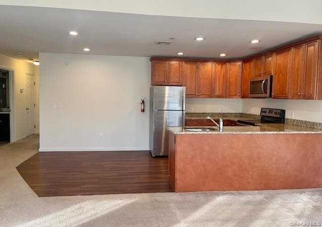 46 Islip Ave Unit 403 #403 - Photo 3 of 15