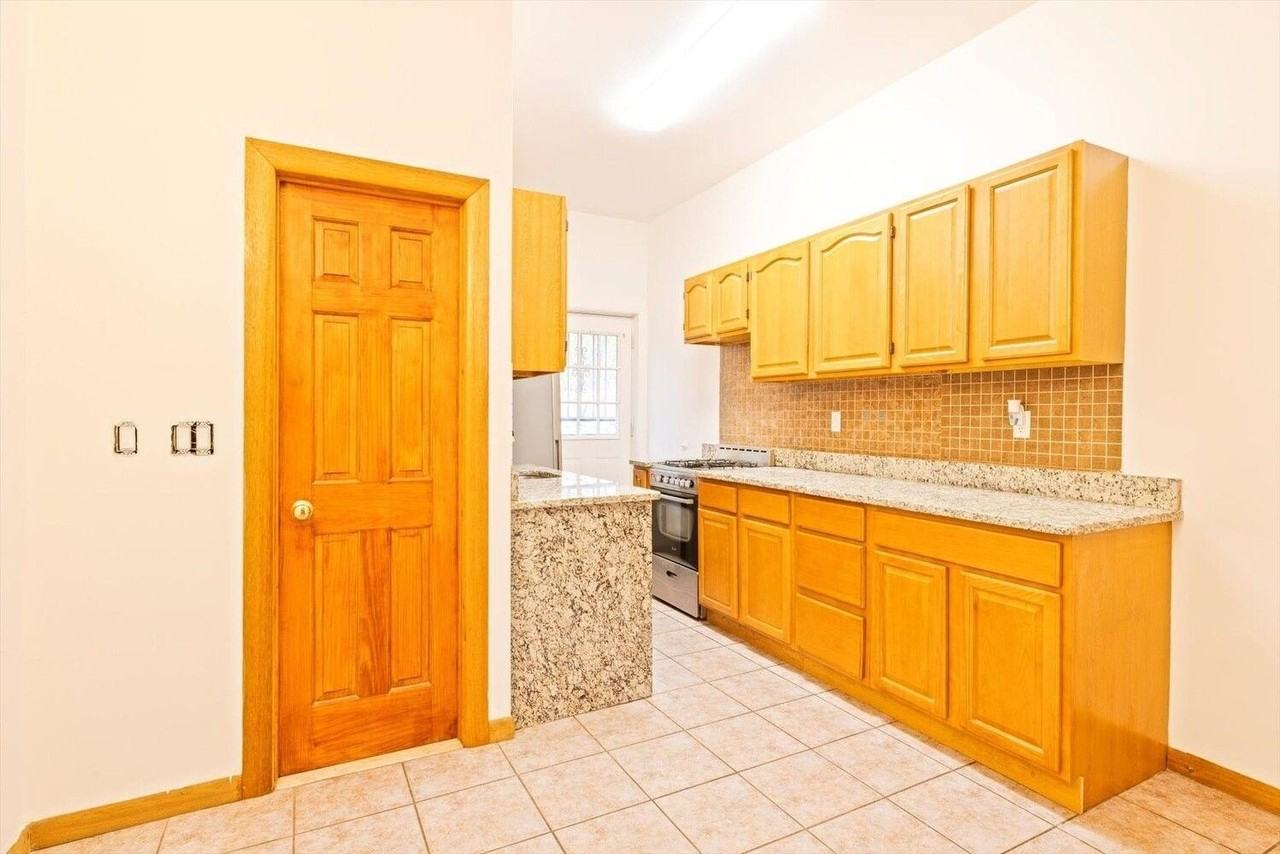 99 Mcguinness Blvd Apt 1 #1 - Photo 7 of 11