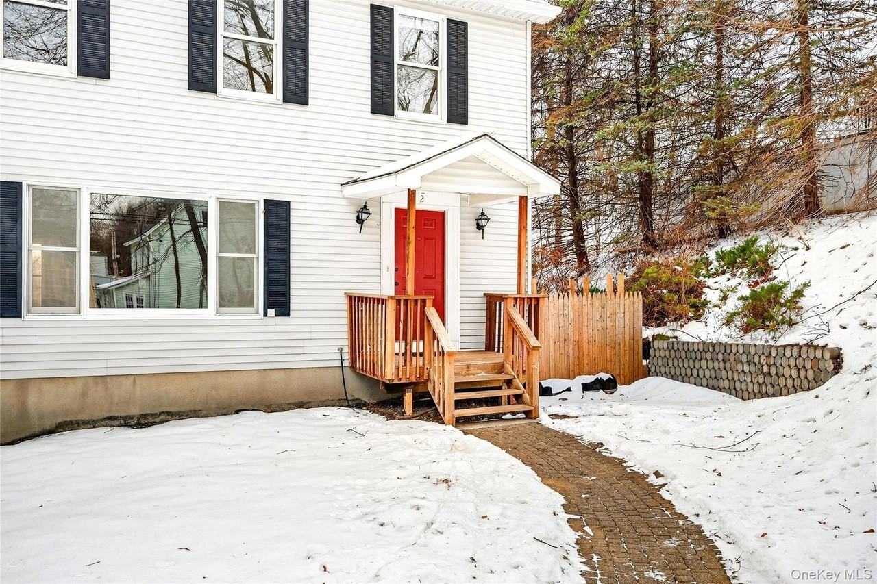 2 Wayne Ave - Photo 3 of 38