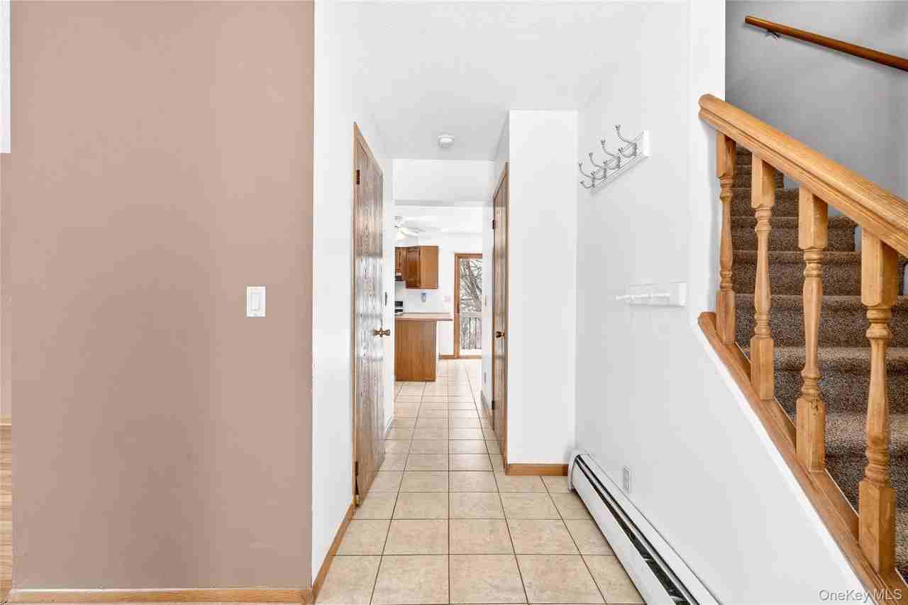 2 Wayne Ave - Photo 5 of 38