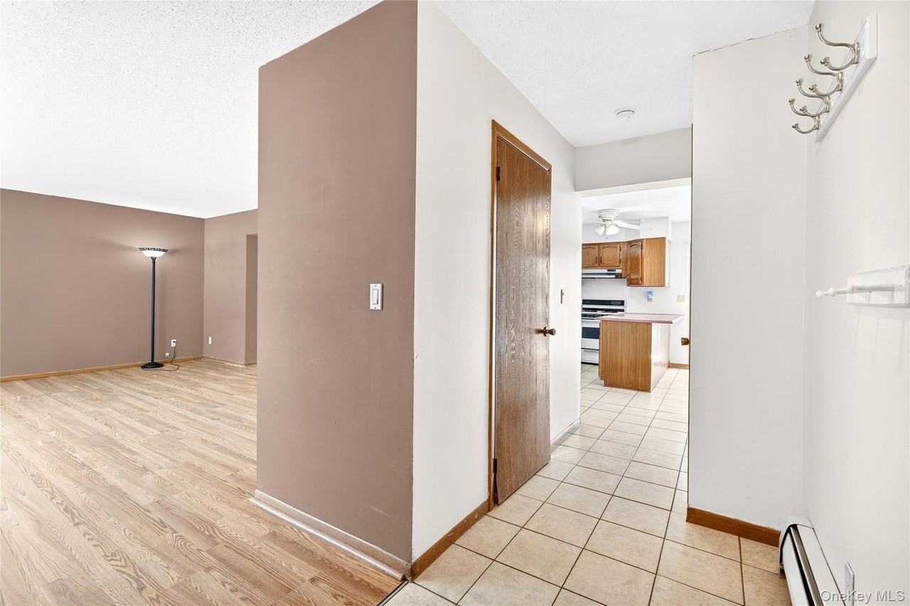 2 Wayne Ave - Photo 6 of 38