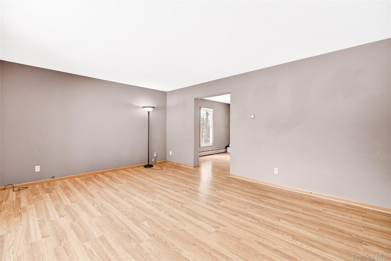 2 Wayne Ave - Photo 7 of 38