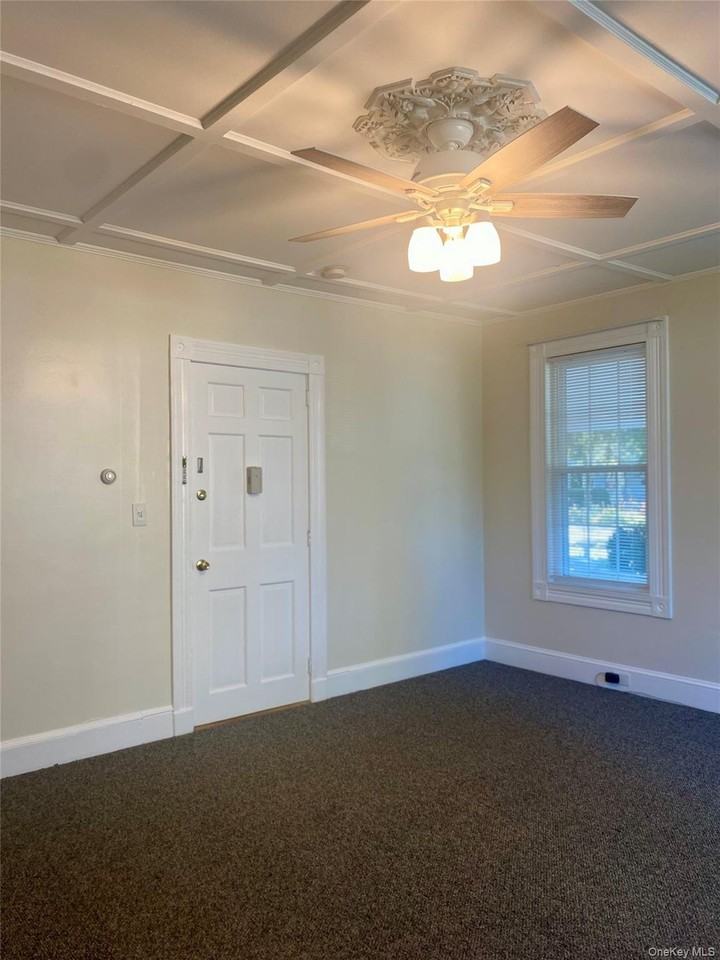 245 Scudder Ave - Photo 6 of 11