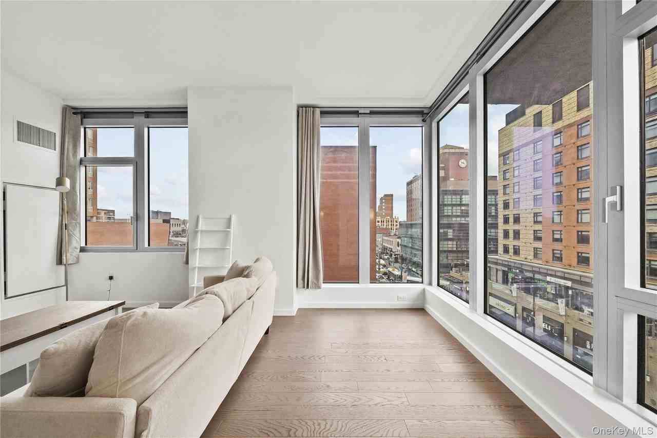 13327 39th Ave Apt 3h #3H - Photo 3 of 29