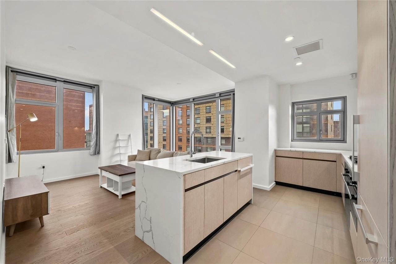 13327 39th Ave Apt 3h #3H - Photo 4 of 29