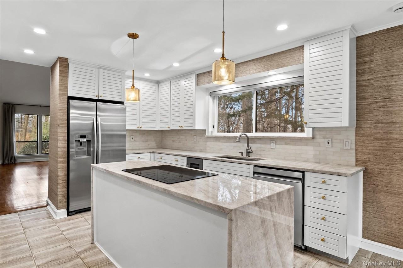 1 Yale Dr - Photo 5 of 40