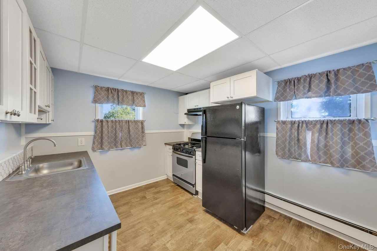 39 Chapman Pl Unit 2 #2 - Photo 5 of 17