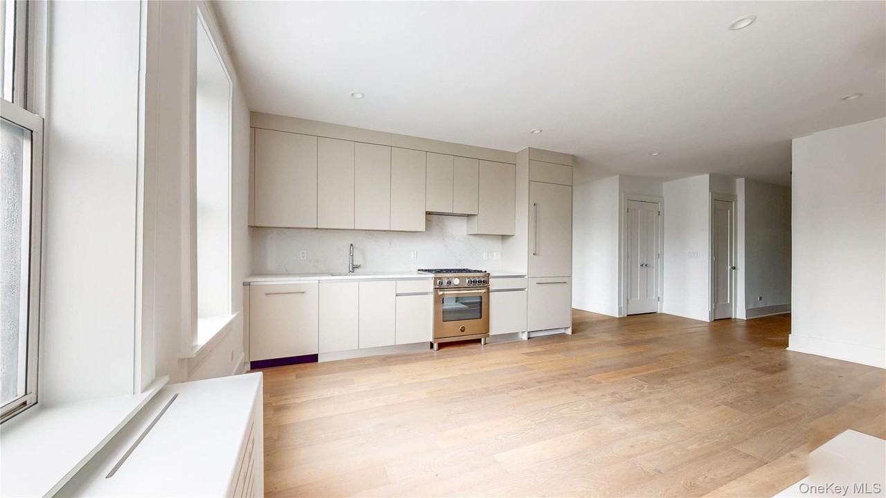 14809 Northern Blvd #5J - Photo 7 of 27