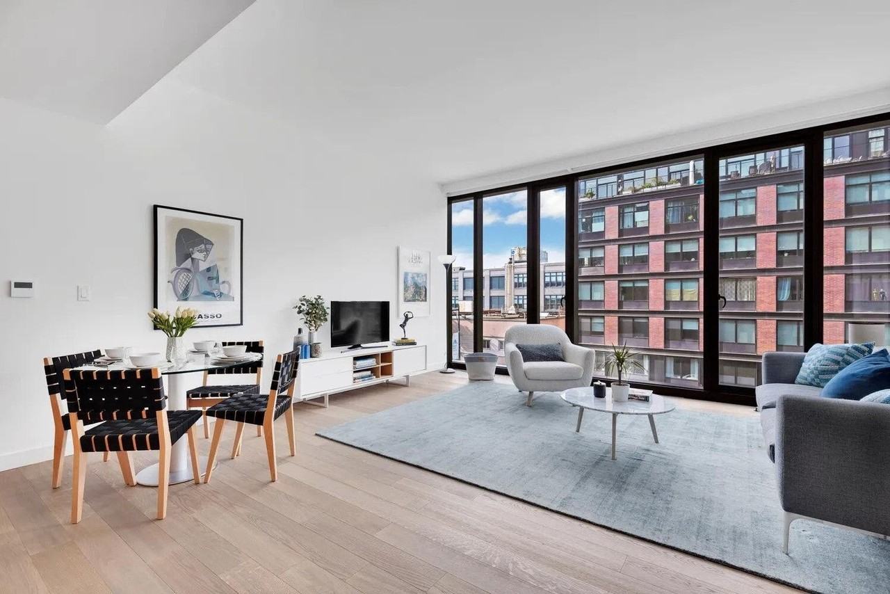 2130 44th Dr Apt 4c #4C - Photo 4 of 8