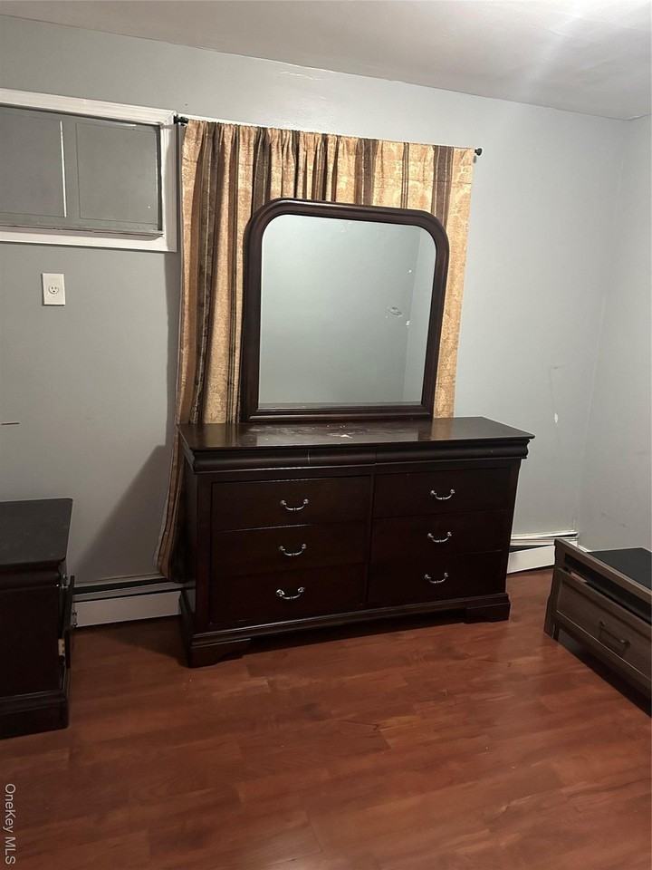 18011 146th Ave - Photo 3 of 8