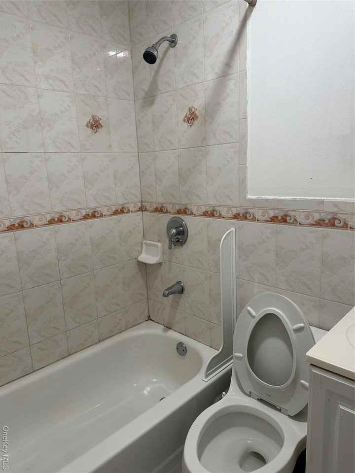 18011 146th Ave - Photo 6 of 8