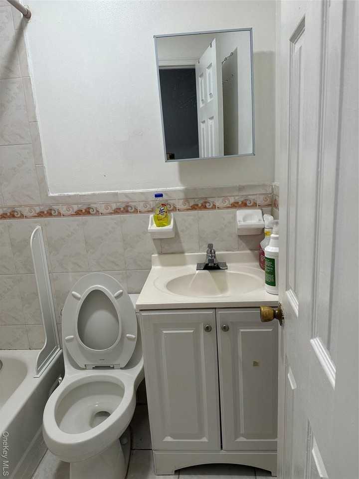 18011 146th Ave - Photo 7 of 8