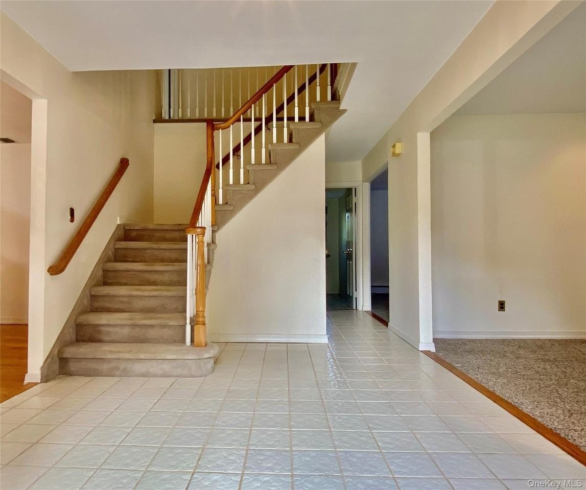 21 Fairway Dr - Photo 3 of 12