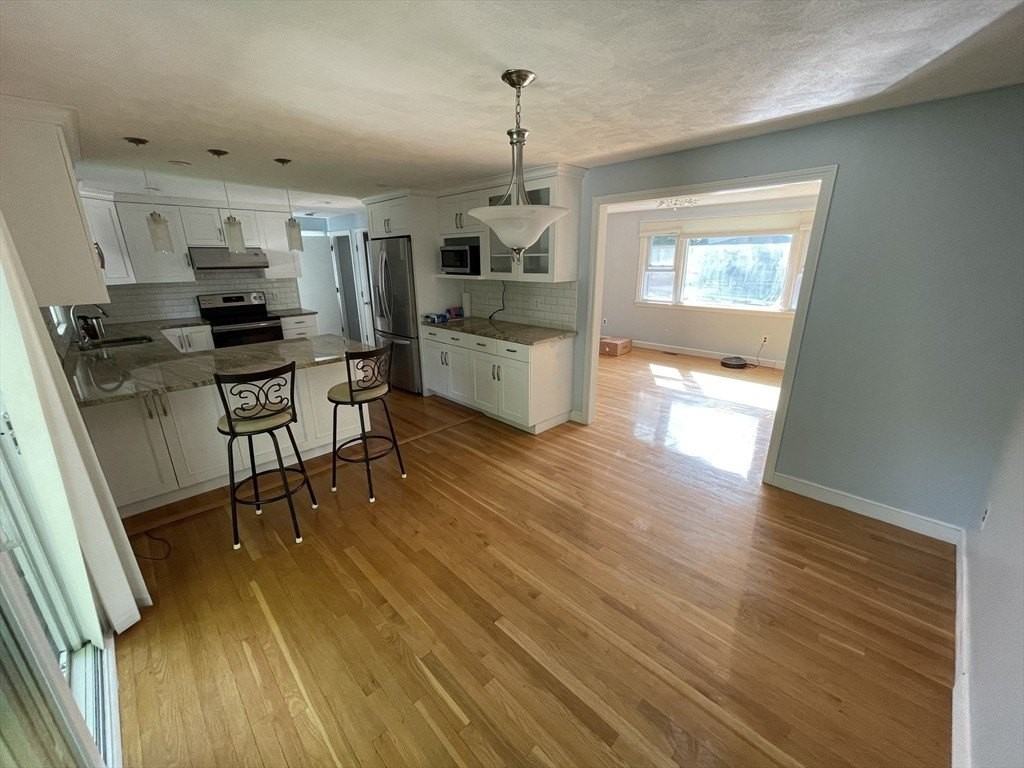 18 Charles St - Photo 4 of 30