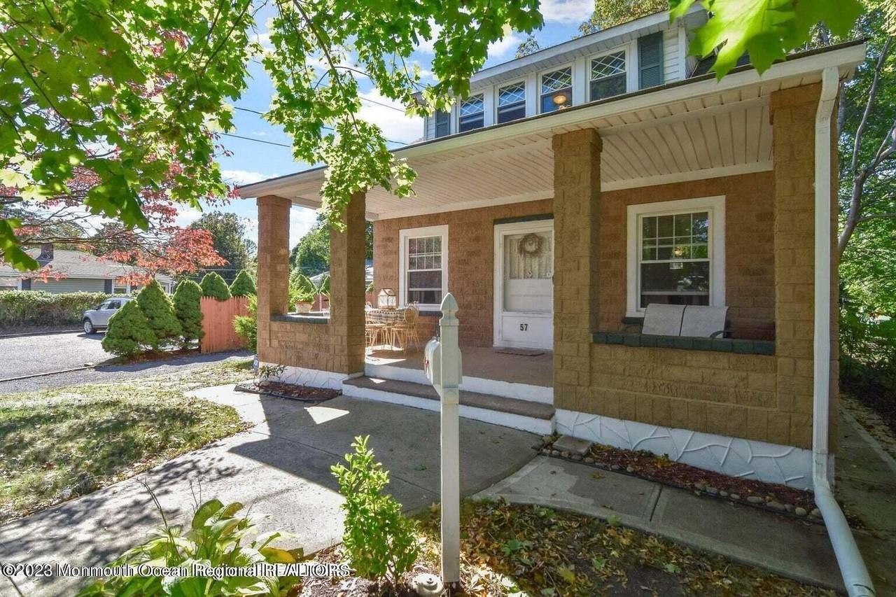 57 Memorial Pkwy - Photo 3 of 22