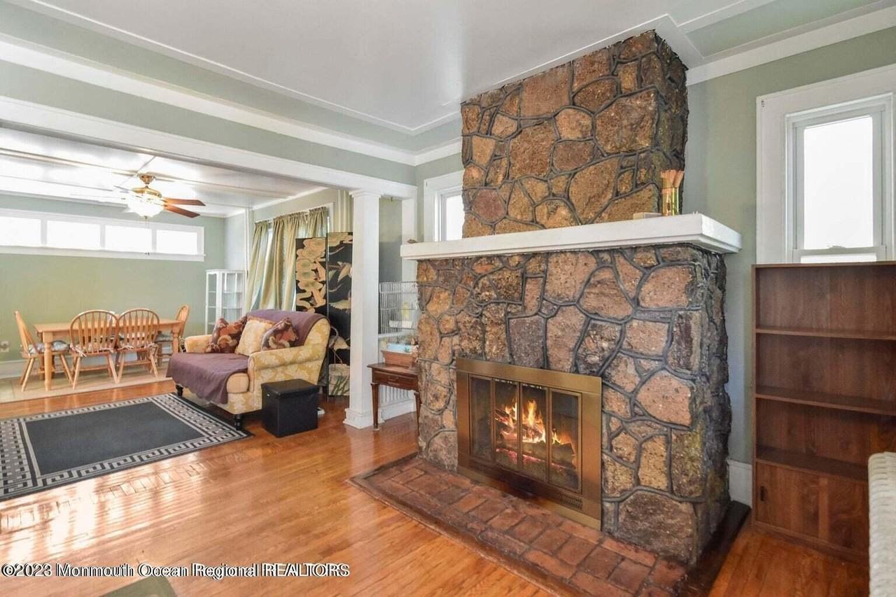 57 Memorial Pkwy - Photo 7 of 22