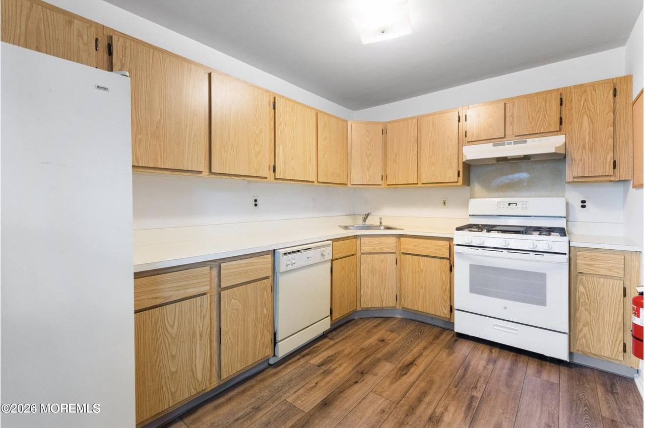 1606 Main St Apt R209 #R209 - Photo 5 of 25