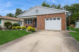 12 Paradise Blvd - Photo 1 of 1