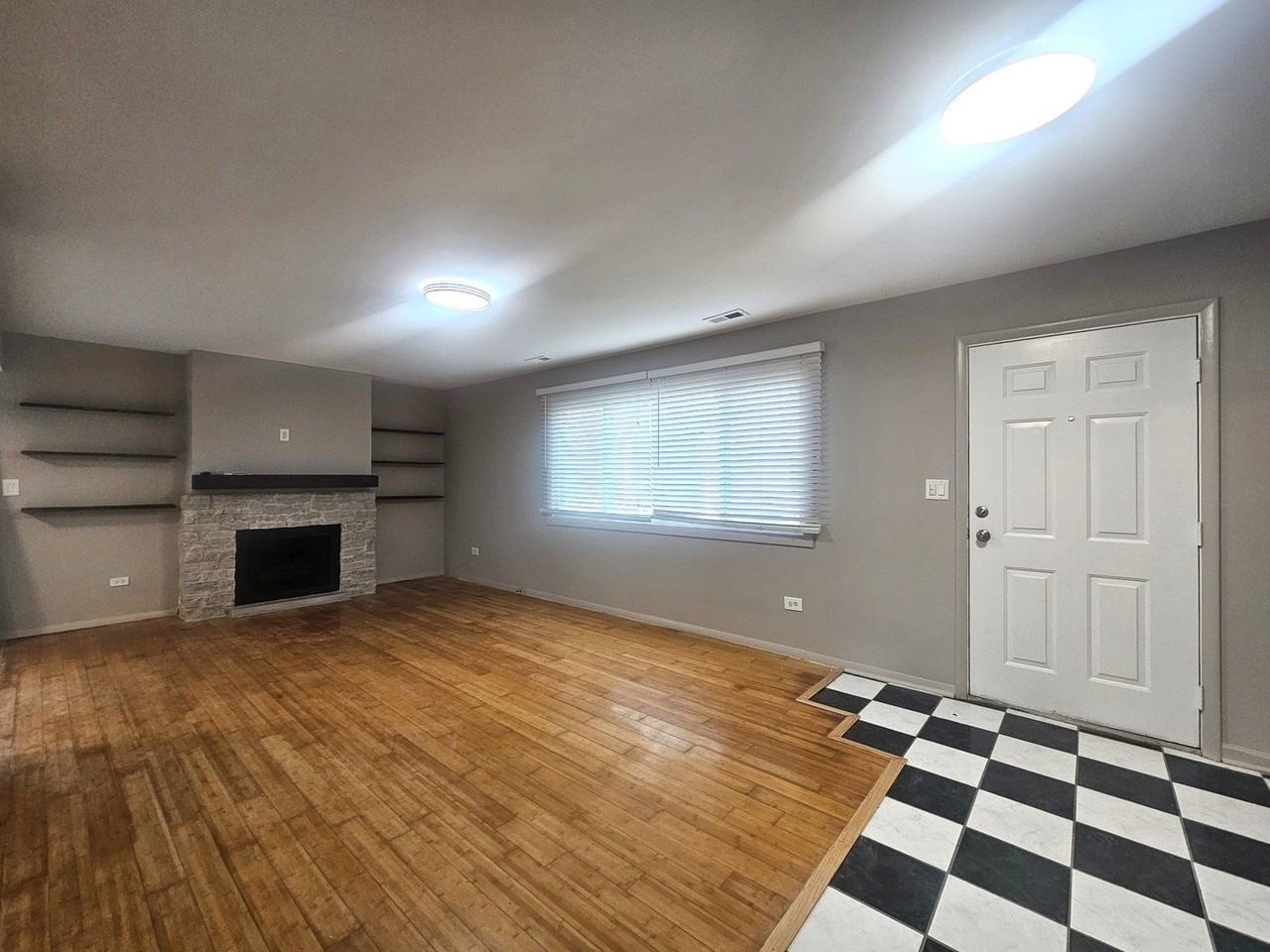 841 Oxford Pl - Photo 2 of 19