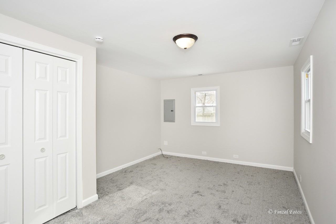 309 Glenwood Ave - Photo 5 of 10