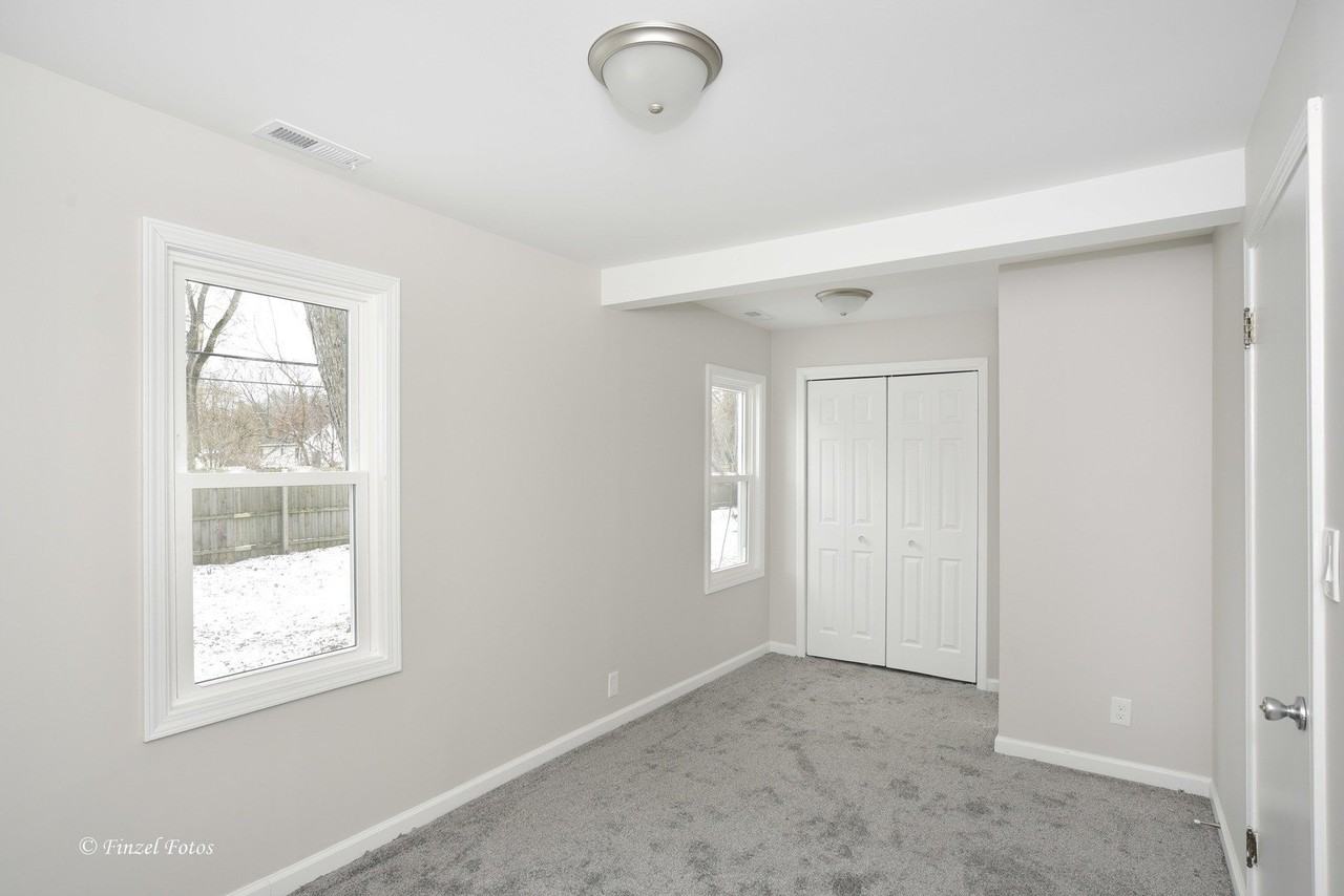 309 Glenwood Ave - Photo 6 of 10