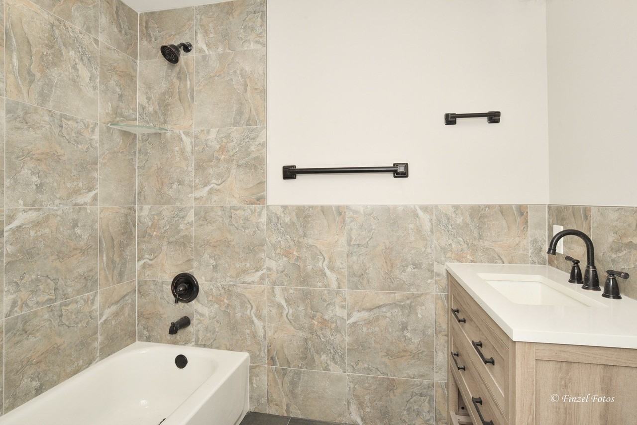 309 Glenwood Ave - Photo 7 of 10