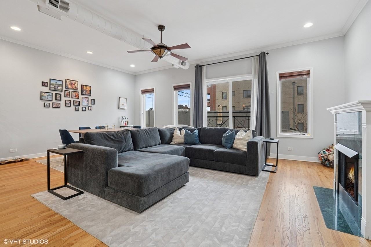 426 N Noble St Apt 3 #3 - Photo 4 of 20