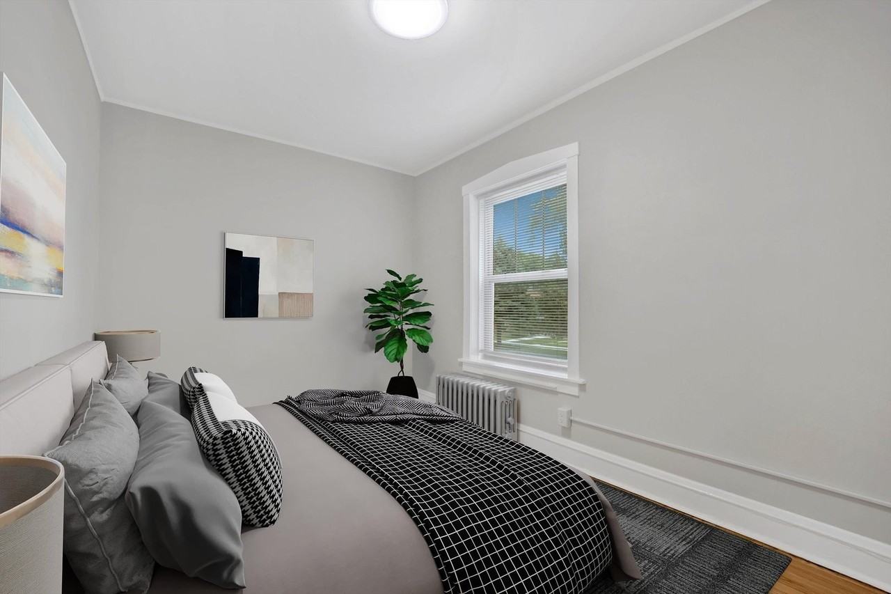 4744 W Roscoe St Apt 2 #2 - Photo 4 of 14