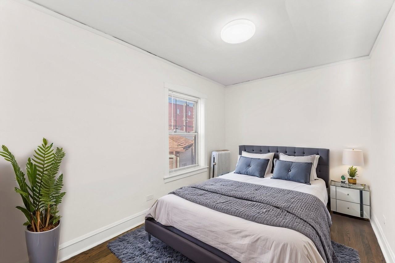 4744 W Roscoe St Apt 2 #2 - Photo 7 of 14