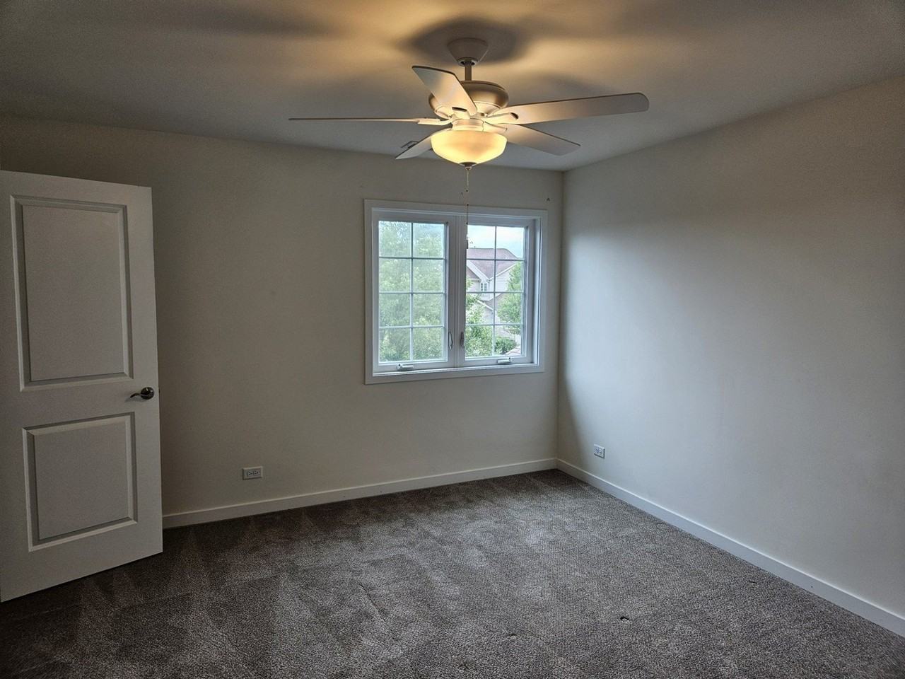 56 Olympus Dr - Photo 3 of 11