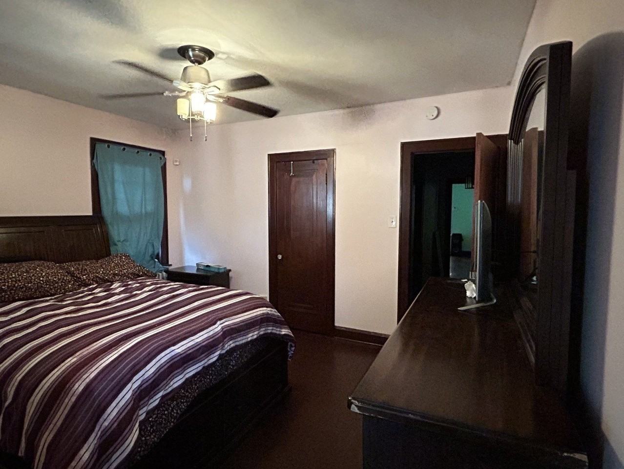 13845 S Wabash Ave - Photo 2 of 7