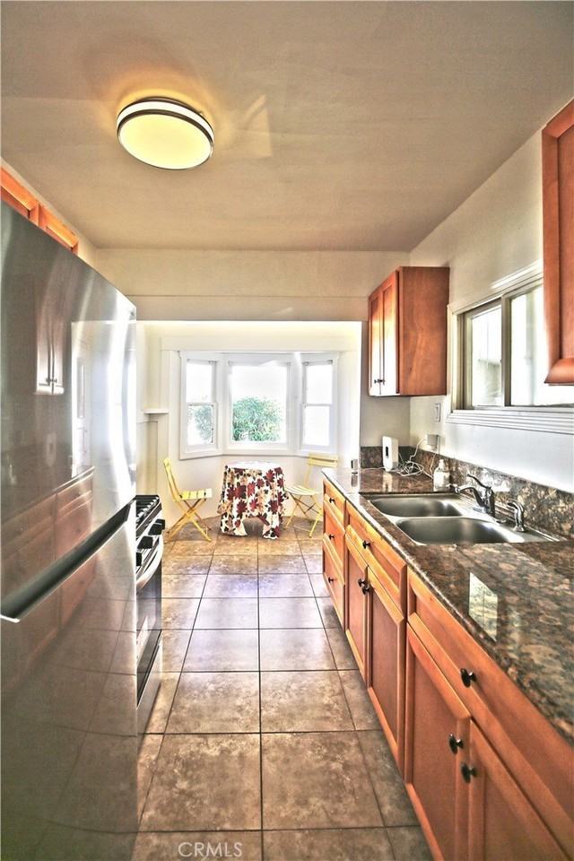 325 Pasadena Ave - Photo 5 of 12